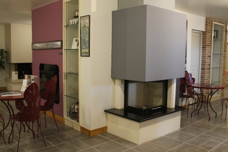 cheminée moderne avec foyer d'angle
